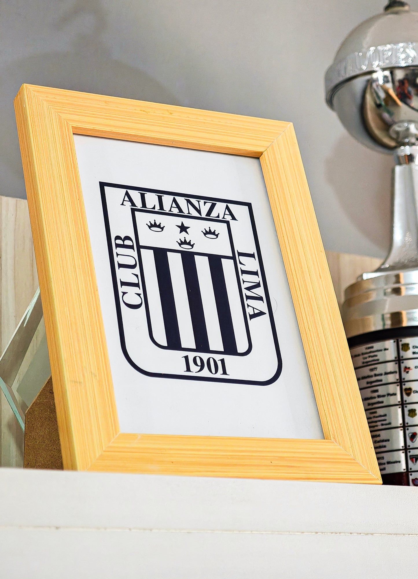 Pack Aniversario 124 - Alianza Lima (3 banderines + gorra + mini cuadro)